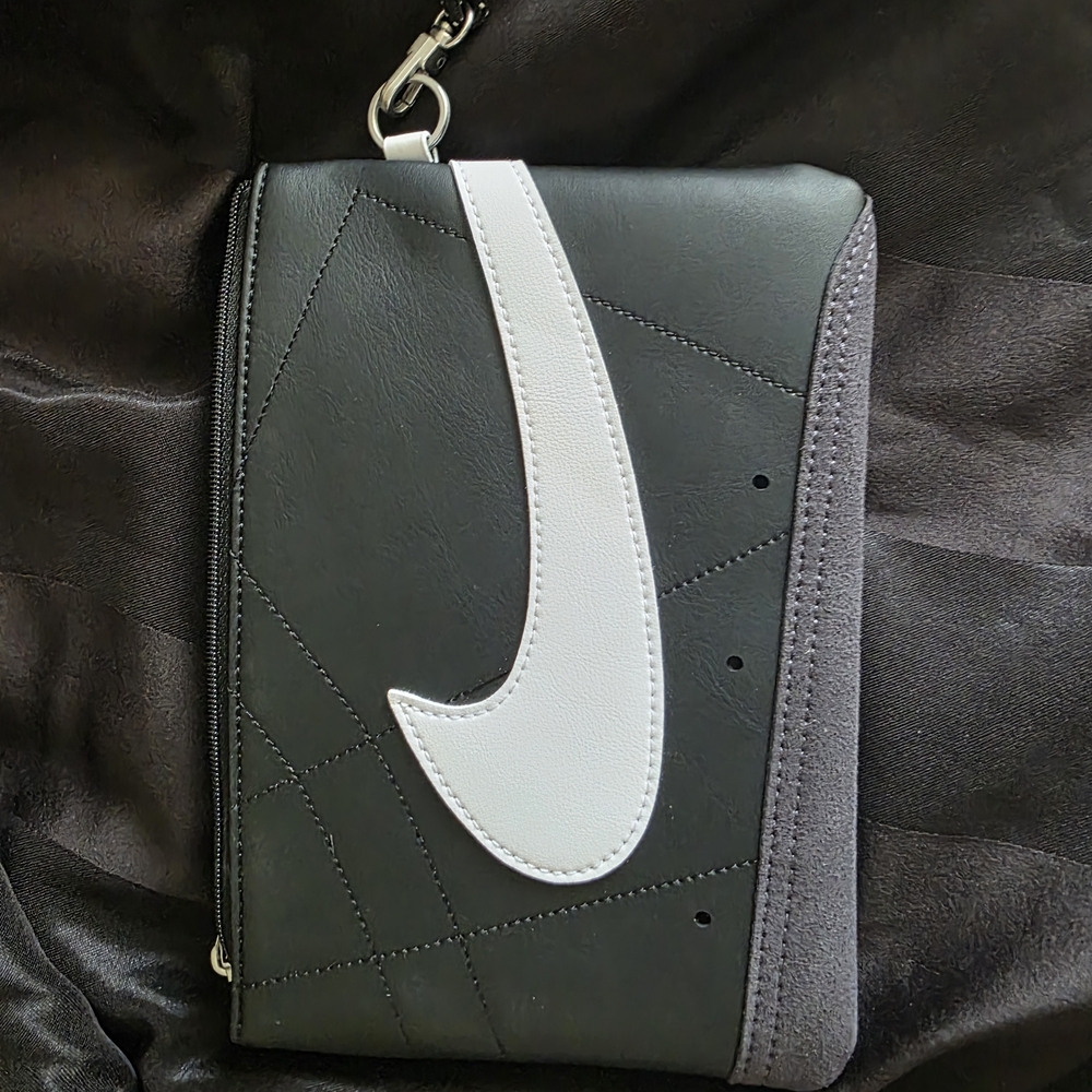Nike Men's Black and White Wallet